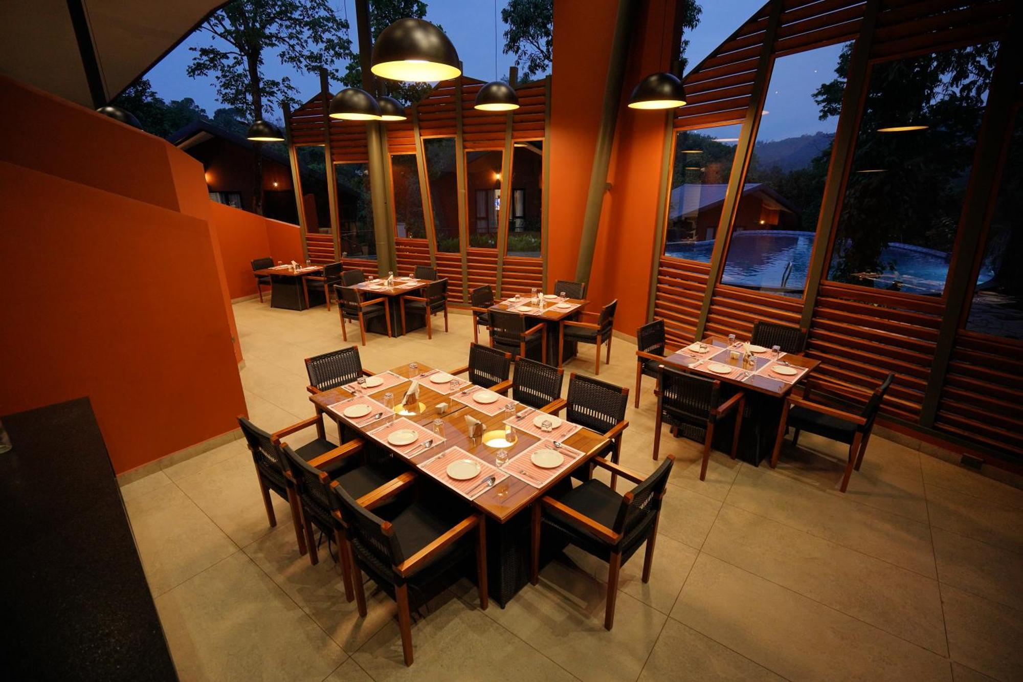 Vyna Hillock Resort And Spa ไวทีรี ภายนอก รูปภาพ