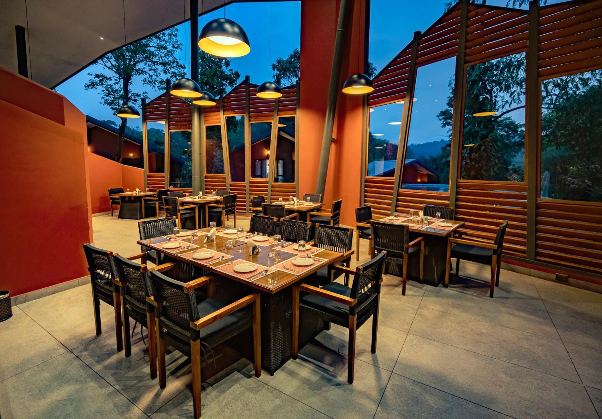 Vyna Hillock Resort And Spa ไวทีรี ภายนอก รูปภาพ