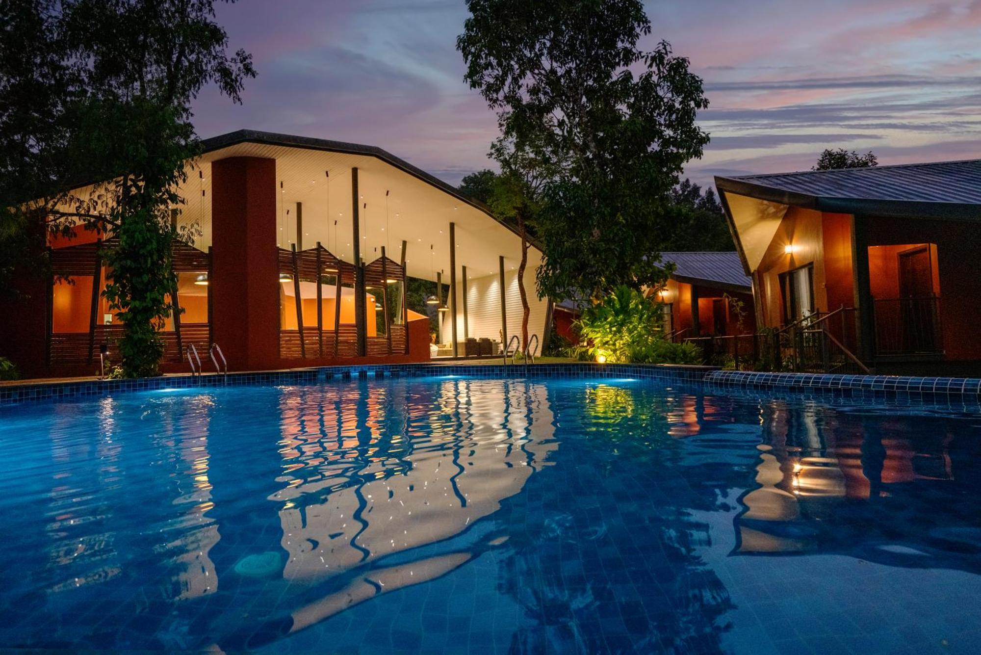 Vyna Hillock Resort And Spa ไวทีรี ภายนอก รูปภาพ