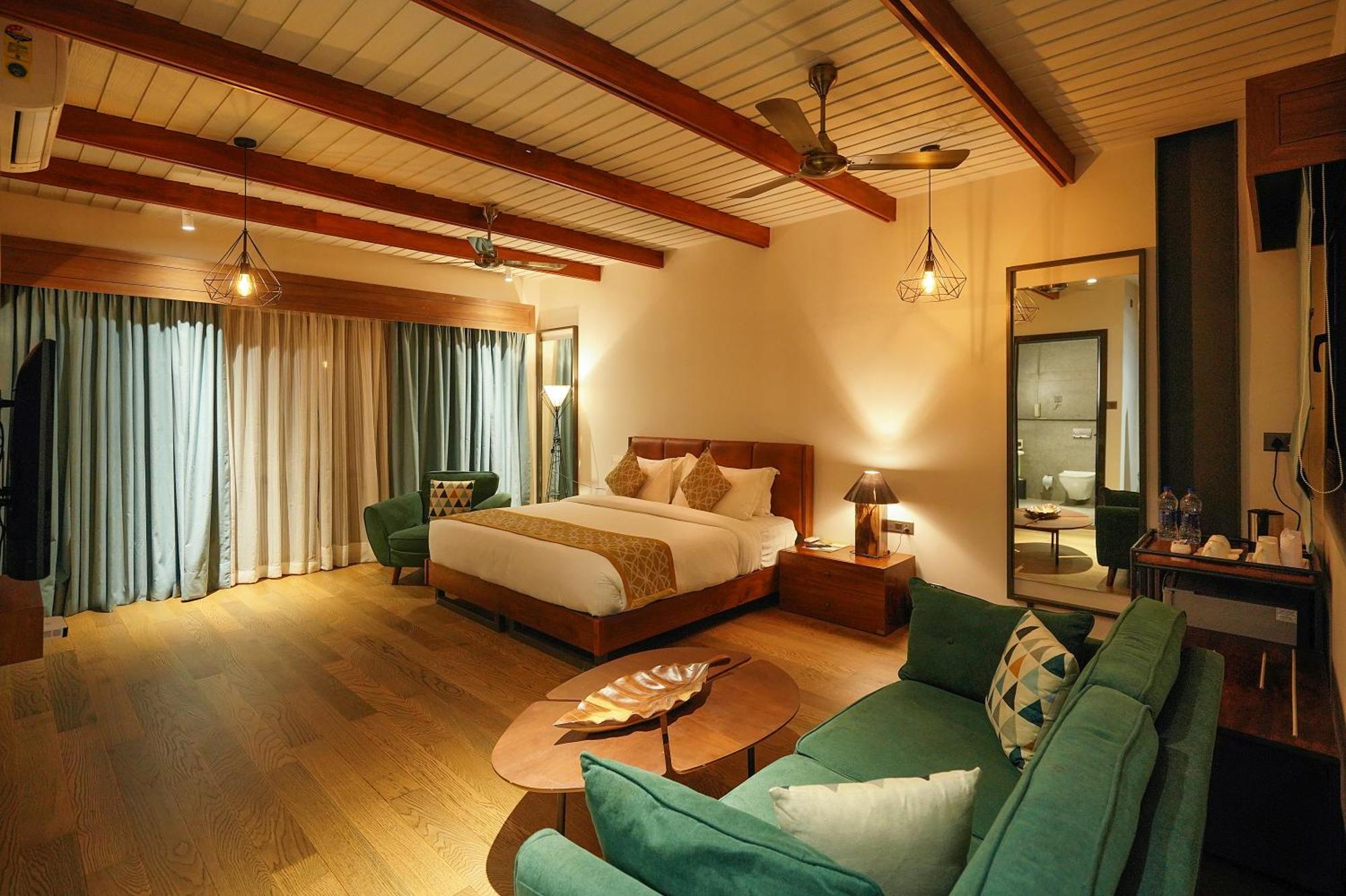Vyna Hillock Resort And Spa ไวทีรี ภายนอก รูปภาพ