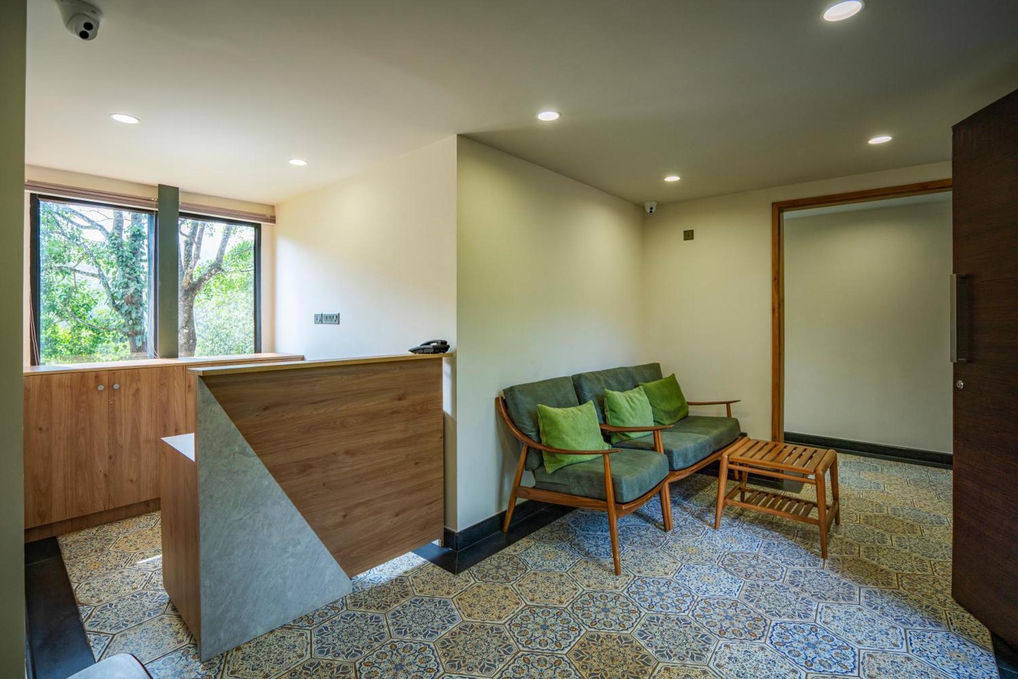Vyna Hillock Resort And Spa ไวทีรี ภายนอก รูปภาพ