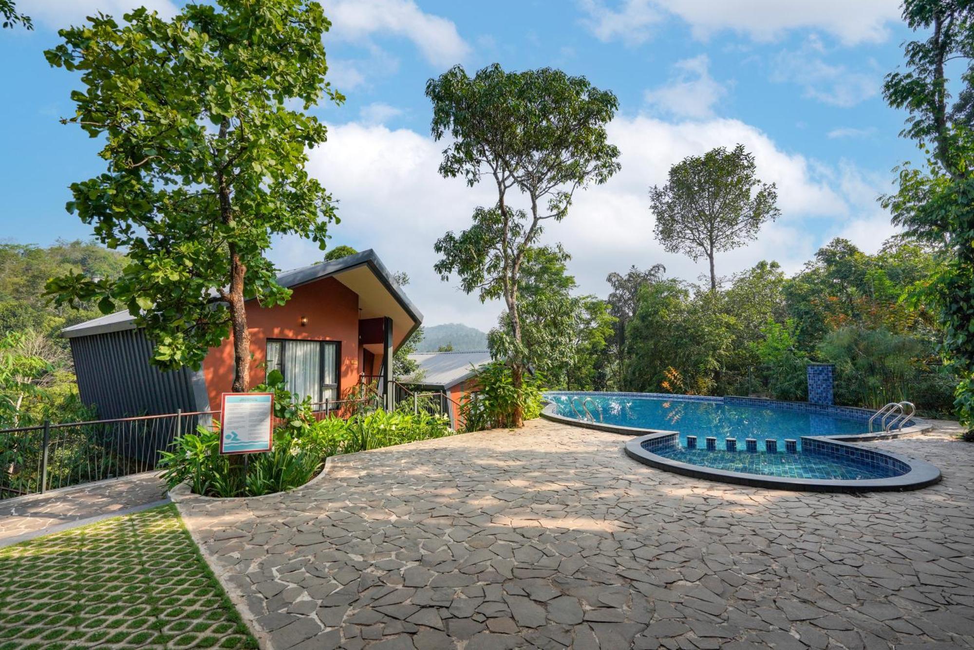 Vyna Hillock Resort And Spa ไวทีรี ภายนอก รูปภาพ