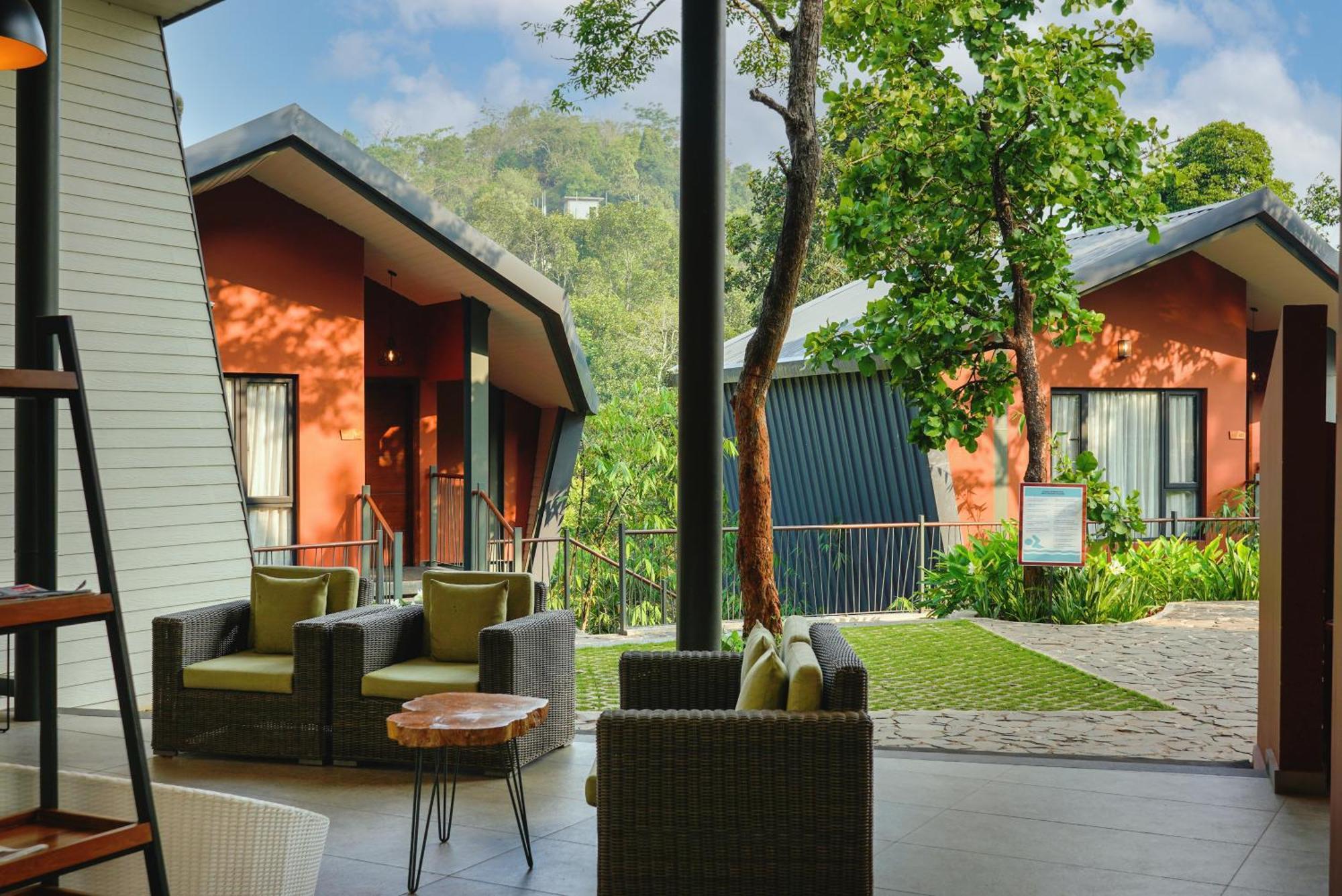 Vyna Hillock Resort And Spa ไวทีรี ภายนอก รูปภาพ