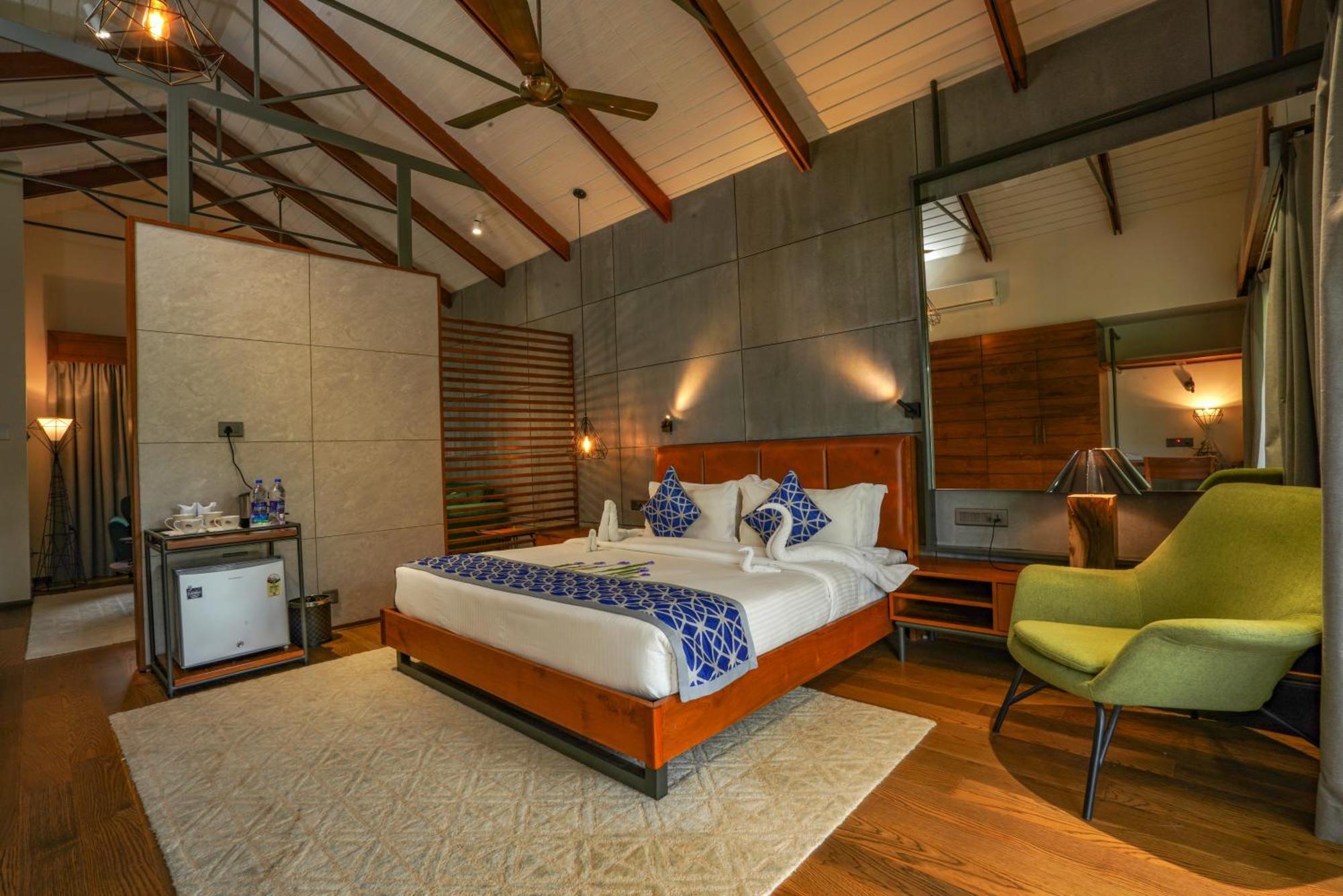 Vyna Hillock Resort And Spa ไวทีรี ภายนอก รูปภาพ